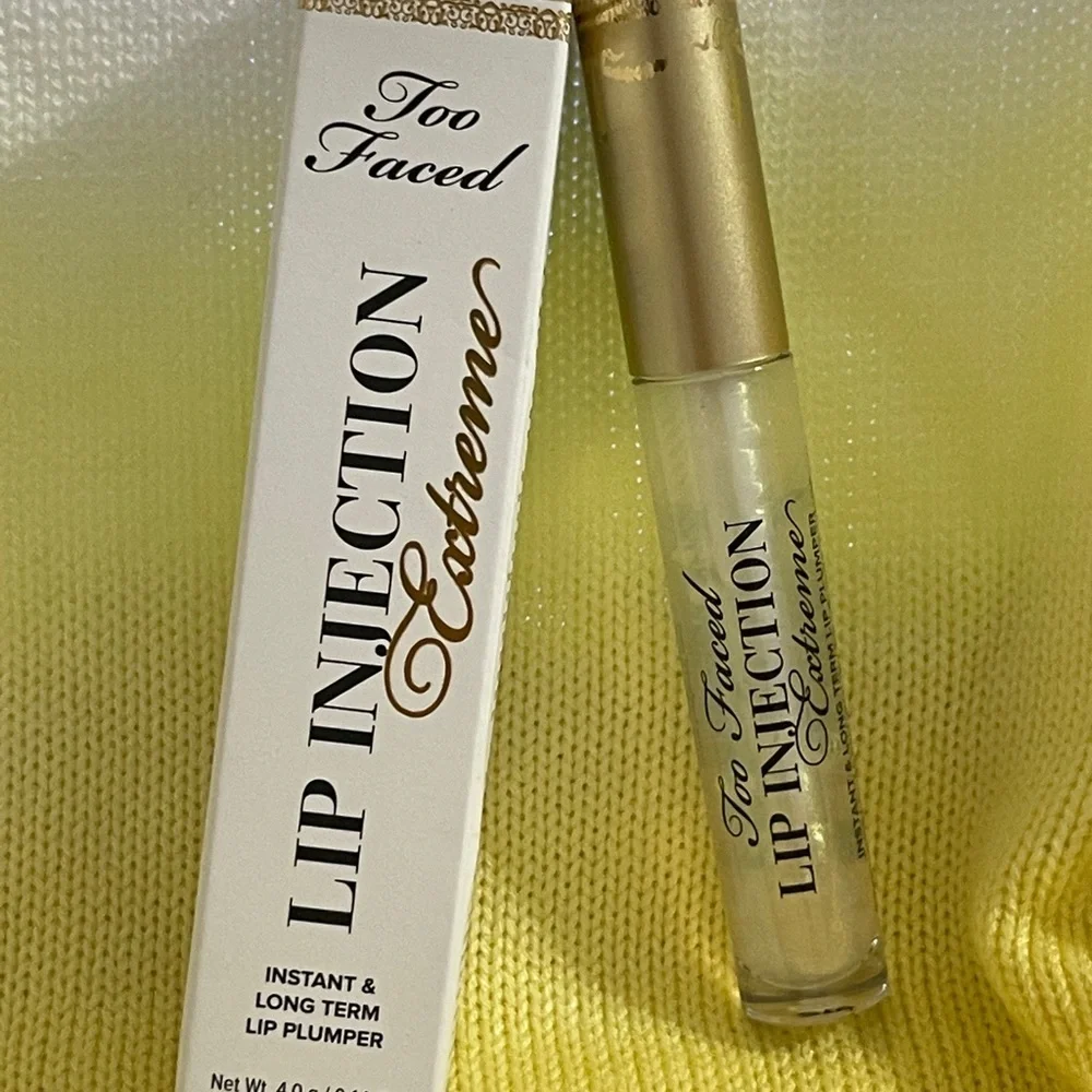 TOO FACED Lip Injection Extreme Lip Plumper in Clear